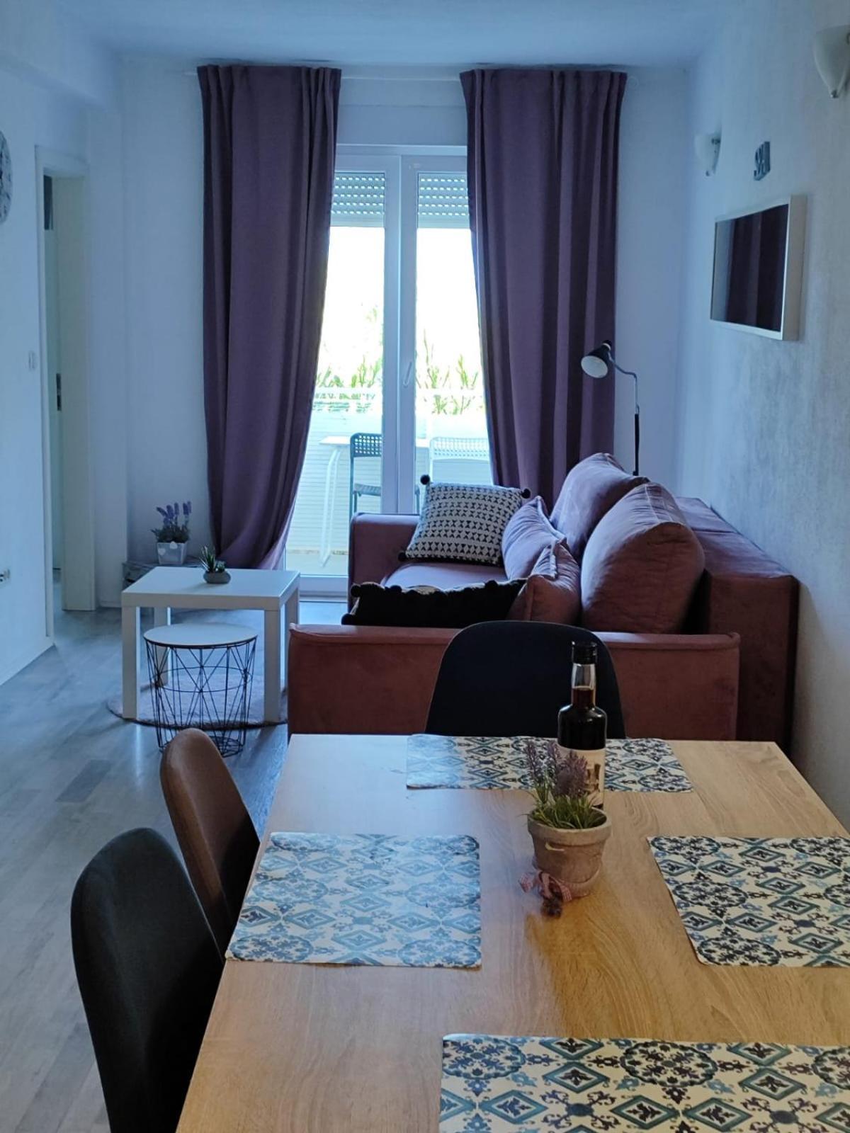 Nemira Beach Apartments โอมิช ภายนอก รูปภาพ