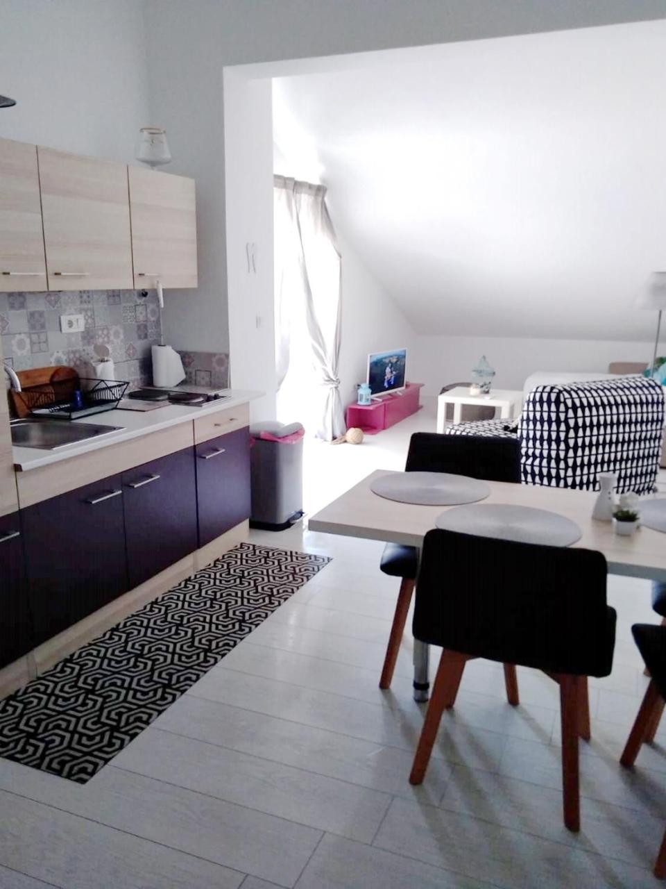 Nemira Beach Apartments โอมิช ภายนอก รูปภาพ